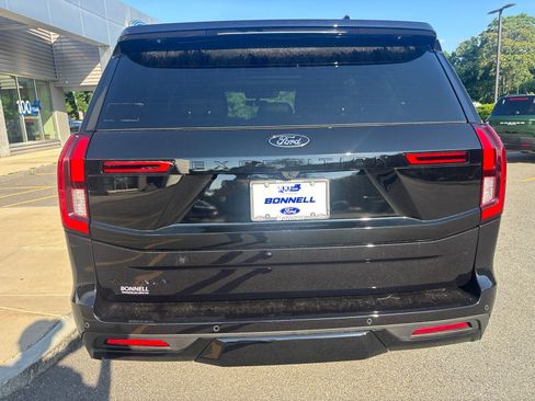 New 2026 Ford Expedition Platinum w/ Stealth Performance Package AWD/4WD image 4