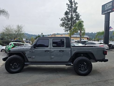 Used 2022 Jeep Gladiator Sport image 7
