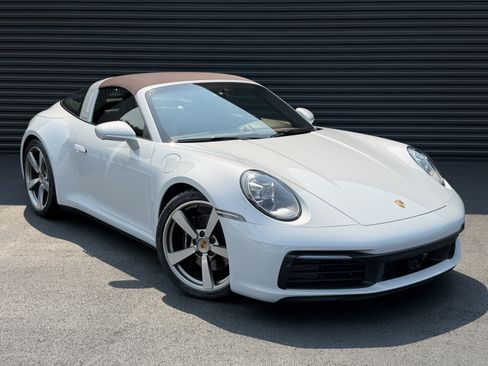 Certified 2024 Porsche 911 Targa 4S AWD/4WD image 6