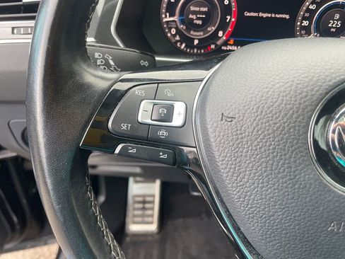 Used 2019 Volkswagen Tiguan SEL R-Line image 16