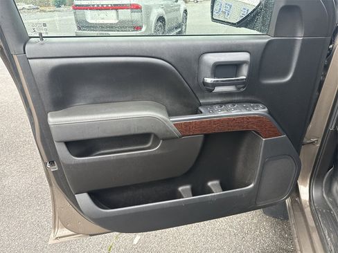 Used 2015 GMC Sierra 1500 SLE w/ SLE Value Package image 19