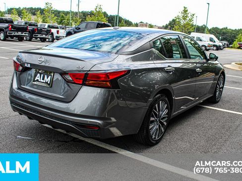 Used 2024 Nissan Altima 2.5 SV FWD image 5