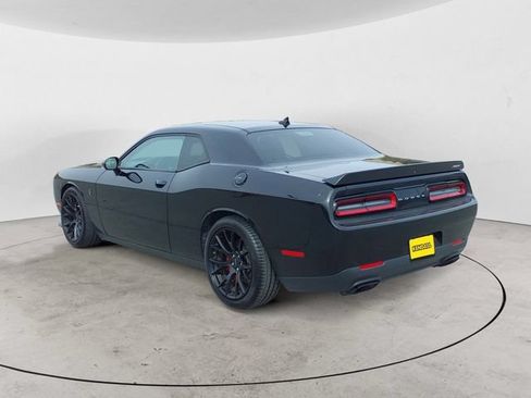 Used 2016 Dodge Challenger SRT Hellcat RWD image 3