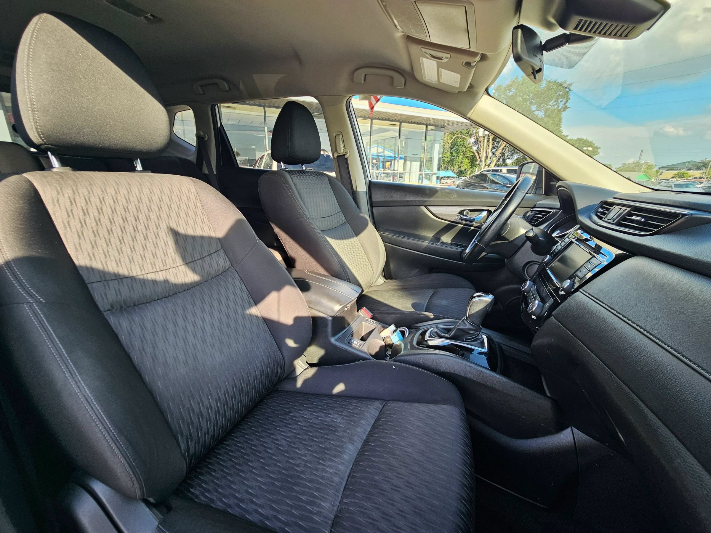 Used 2020 Nissan Rogue SV AWD/4WD image 11