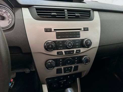 Used 2009 Ford Focus SE FWD image 24