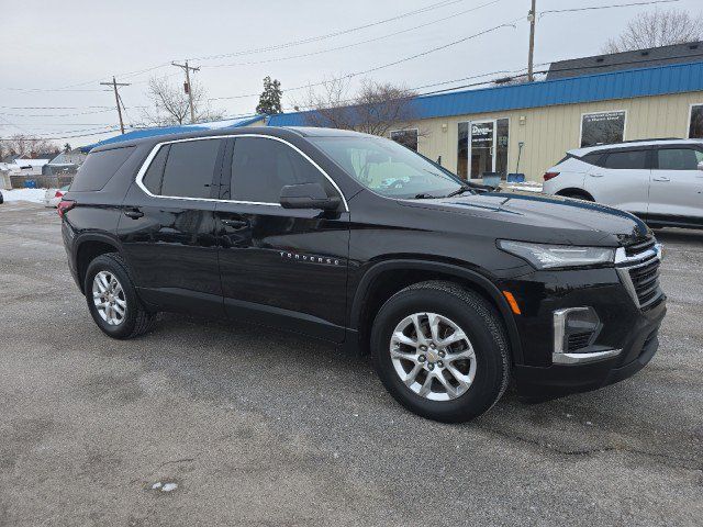 Used 2023 Chevrolet Traverse LS FWD image 1