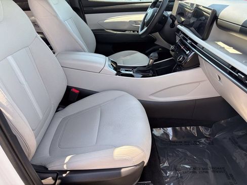 Used 2025 Hyundai Tucson SEL FWD image 16