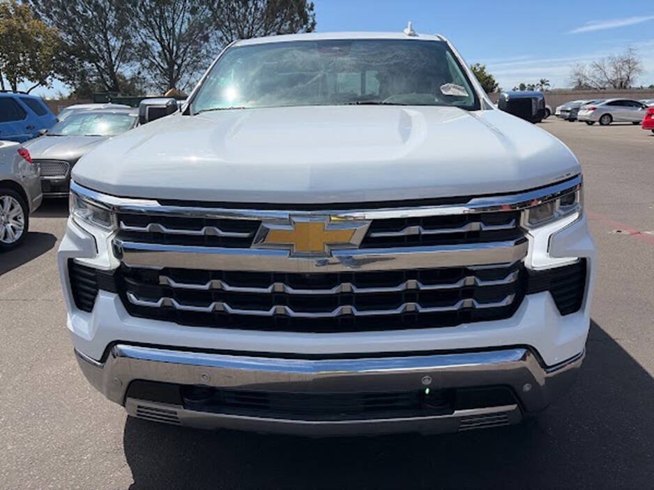 Used 2023 Chevrolet Silverado 1500 LTZ w/ LTZ Convenience Package II AWD/4WD image 19