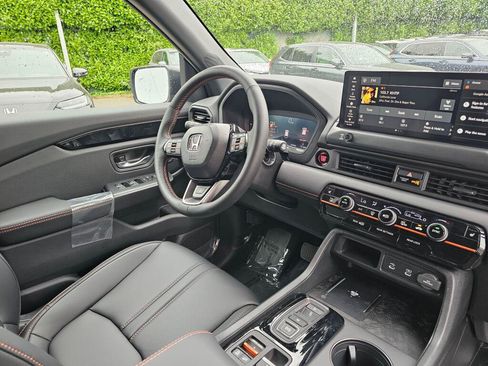New 2026 Honda Pilot TrailSport image 10