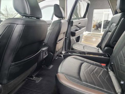 Used 2022 Nissan Pathfinder Platinum w/ Cargo Package image 21