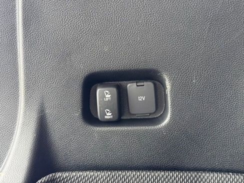 Used 2023 Ford Edge Titanium image 32