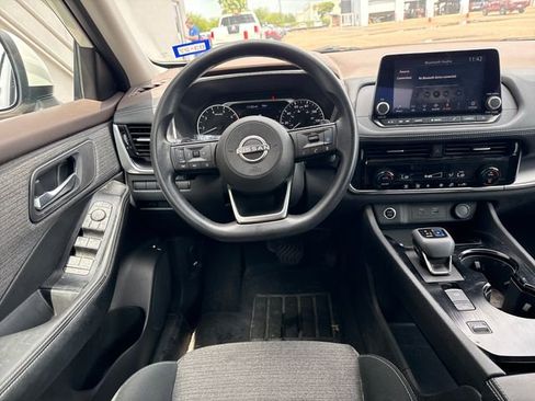Used 2022 Nissan Rogue SV FWD image 14