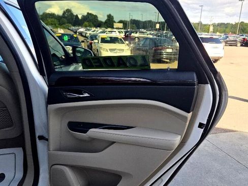 Used 2013 Cadillac SRX Luxury image 14