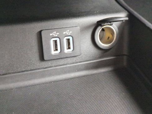 Used 2020 Ford Fusion SE image 31