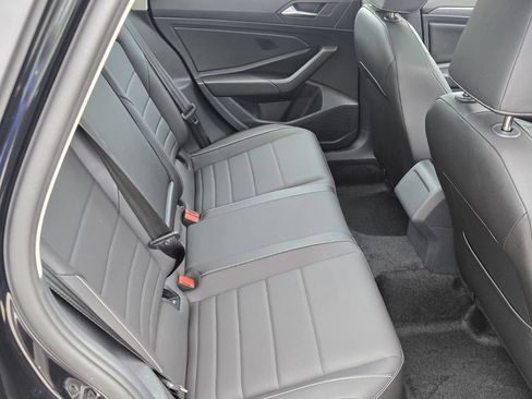 Used 2024 Volkswagen Jetta SE w/ Panoramic Sunroof Package FWD image 16