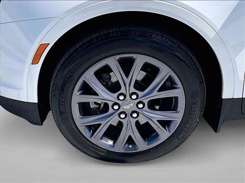 Used 2018 Cadillac XT5 Premium Luxury w/ Advanced Security Package FWD image 10