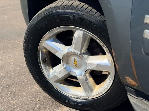 Used 2009 Chevrolet Tahoe LTZ AWD/4WD image 27