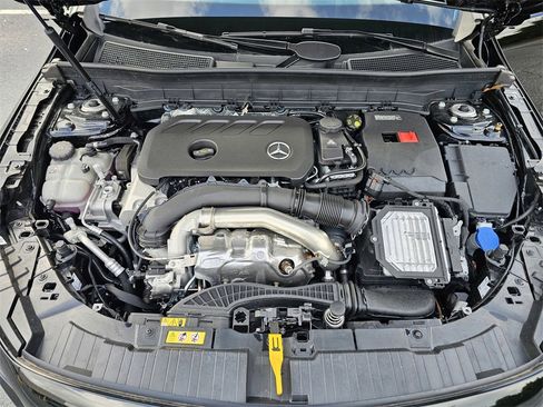 Used 2025 Mercedes-Benz GLB 250 image 26