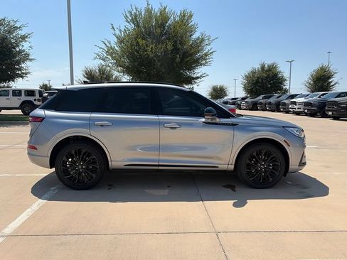 Used 2024 Lincoln Corsair Reserve w/ Equipment Group 201A FWD image 8