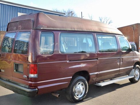 Used 2005 Ford E-350 and Econoline 350 XL image 11