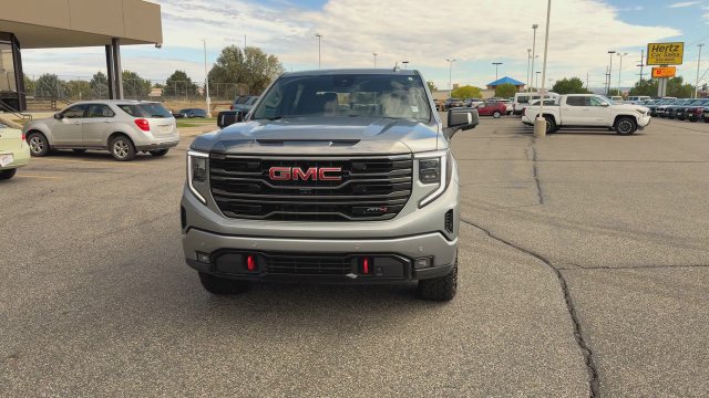 Used 2023 GMC Sierra 1500 AT4 w/ AT4 Premium Package AWD/4WD image 3