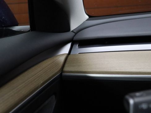 Used 2023 Tesla Model 3 Standard Range image 48