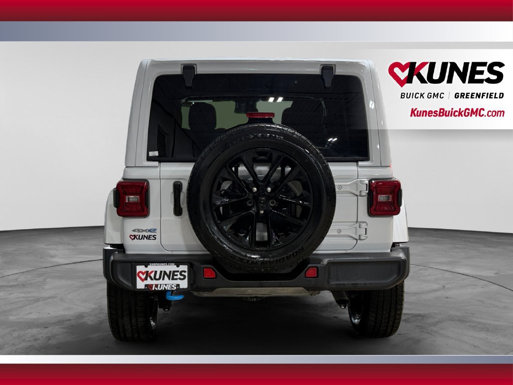 Used 2024 Jeep Wrangler Unlimited Sahara AWD/4WD image 9