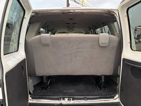 Used 2008 Ford E-350 and Econoline 350 XLT RWD image 6
