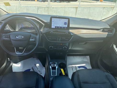 Used 2020 Ford Escape Titanium AWD/4WD image 17