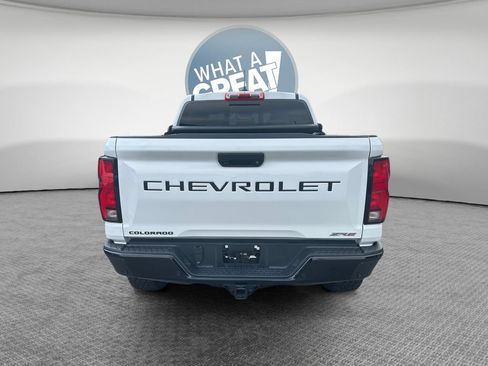 Used 2024 Chevrolet Colorado ZR2 w/ Technology Package AWD/4WD image 5