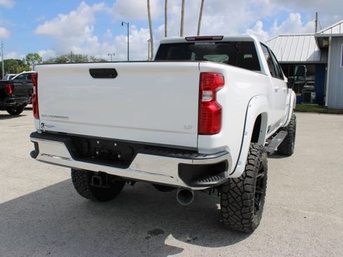 Used 2025 Chevrolet Silverado 2500 LT AWD/4WD image 11