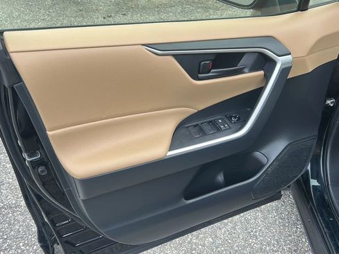 Used 2020 Toyota RAV4 LE w/ All Weather Liner Package AWD/4WD image 8