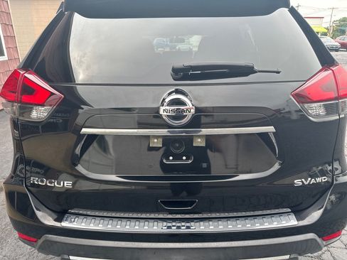 Used 2017 Nissan Rogue SV AWD/4WD image 4