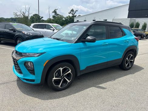 Used 2021 Chevrolet TrailBlazer RS w/ Technology Package FWD image 4