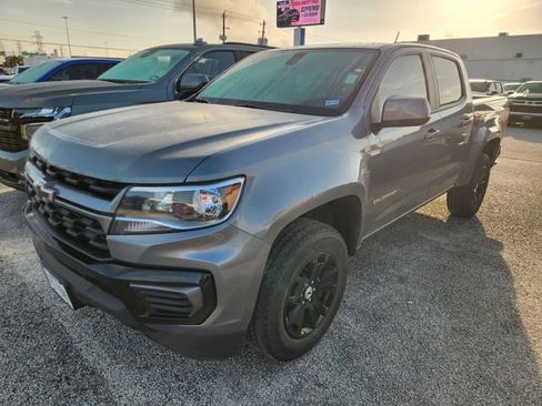 Used 2022 Chevrolet Colorado LT RWD image 3