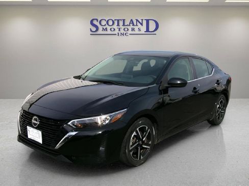 Used 2024 Nissan Sentra SV FWD image 2