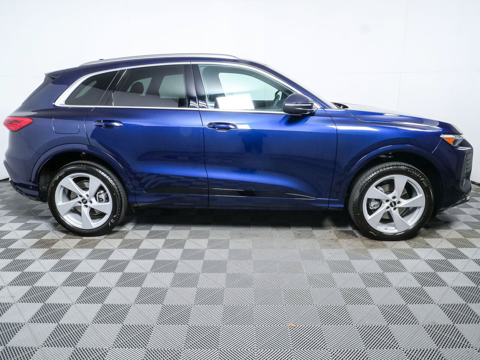 New 2026 Audi Q5 Premium Plus AWD/4WD image 2