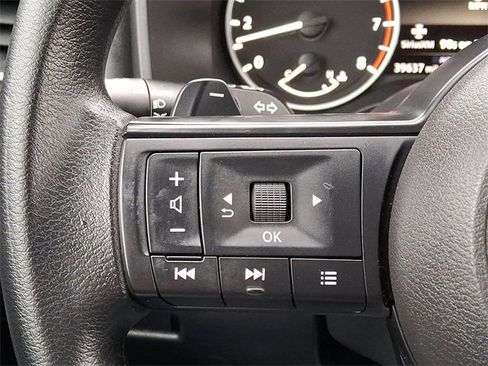 Used 2024 Nissan Rogue SV image 21