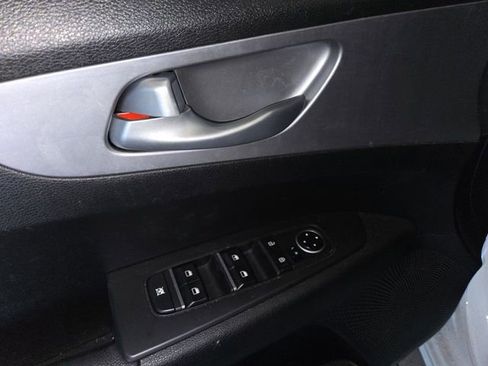 Used 2023 Kia Forte LXS image 13