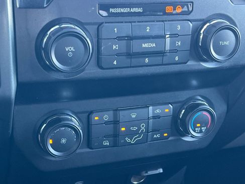 Used 2022 Ford F250 XLT w/ FX4 Off-Road Package image 19