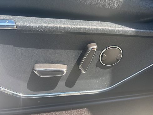 Used 2022 Ford F150 Lariat w/ Equipment Group 502A High image 27