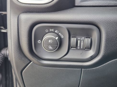 New 2026 RAM 2500 Laramie AWD/4WD image 19