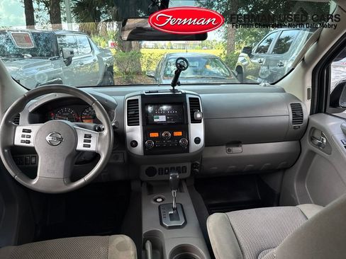 Used 2021 Nissan Frontier SV w/ Midnight Edition Floor Mats RWD image 6