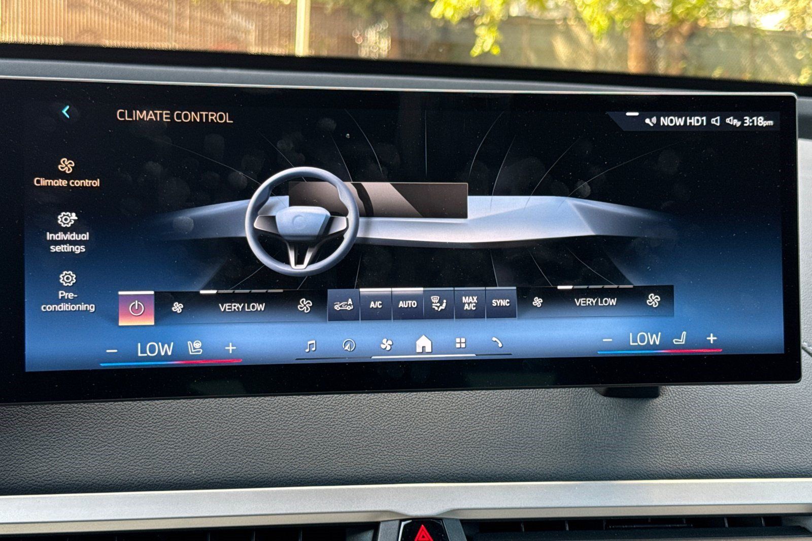 Certified 2024 BMW iX xDrive50 AWD/4WD image 28
