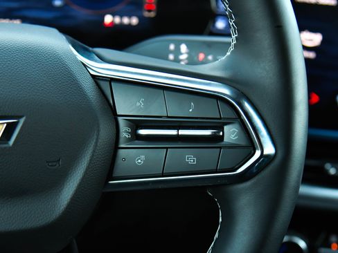 Used 2024 Chevrolet Equinox EV LT w/ LPO, Trailering Package image 37