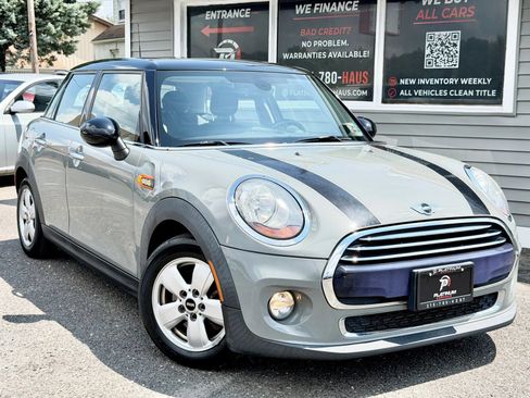 Used 2018 MINI Cooper 4-Door Hardtop w/ Premium Package FWD image 16