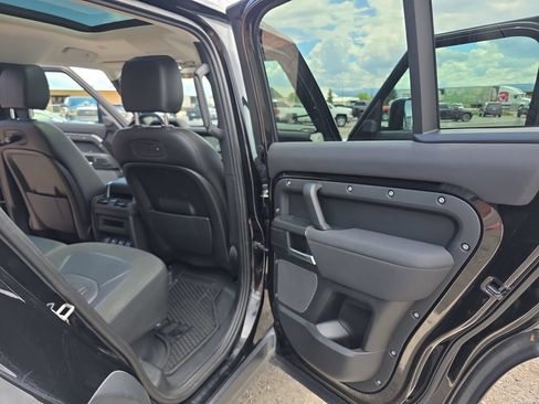 Used 2020 Land Rover Defender 110 S AWD/4WD image 40