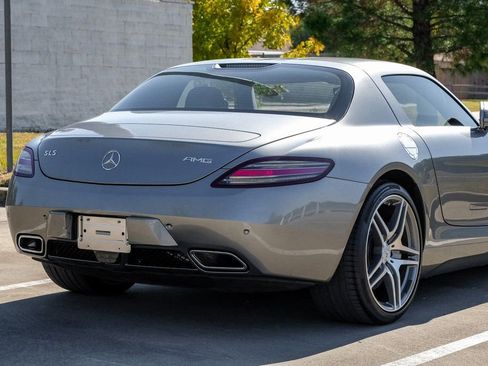 Used 2011 Mercedes-Benz SLS AMG Coupe image 13