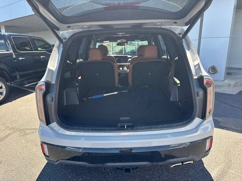 Used 2025 Kia Telluride AWD image 5