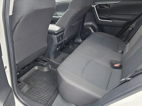 Certified 2023 Toyota RAV4 LE AWD/4WD image 9